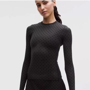 Wundermost Ultra-Soft Nulu Crewneck
Long-Sleeve Shirt Flocked Size M Polka Flock